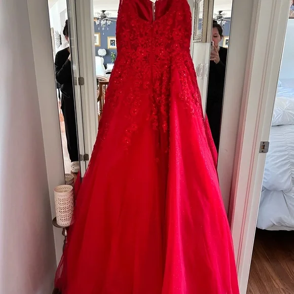 Formal Dress - Picture 5 of 10